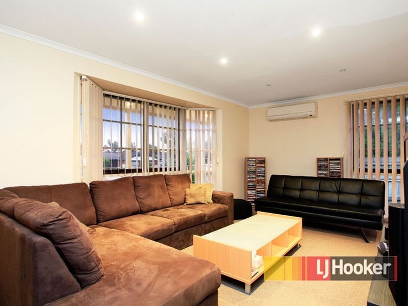 6 Willow Drive, Hampton Park VIC 3976