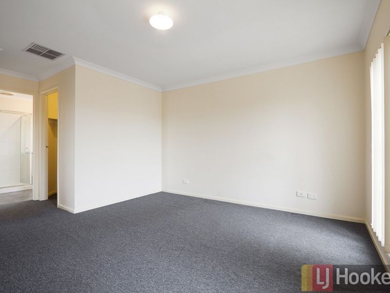 8 Kailah Court, Narre Warren South VIC 3805