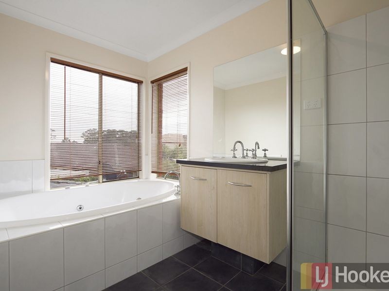 8 Kailah Court, Narre Warren South VIC 3805