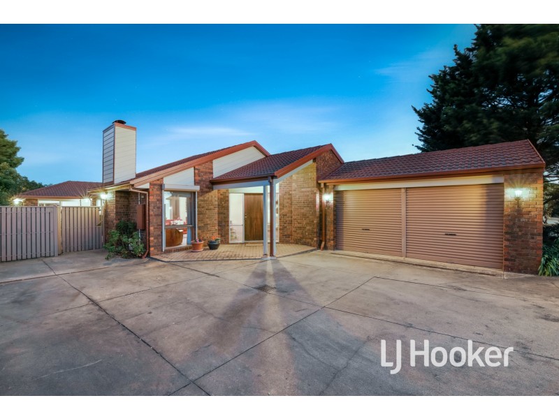15 Justin Circuit, Hampton Park VIC 3976