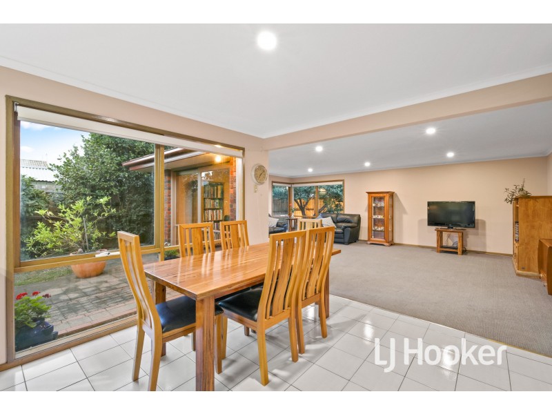 15 Justin Circuit, Hampton Park VIC 3976