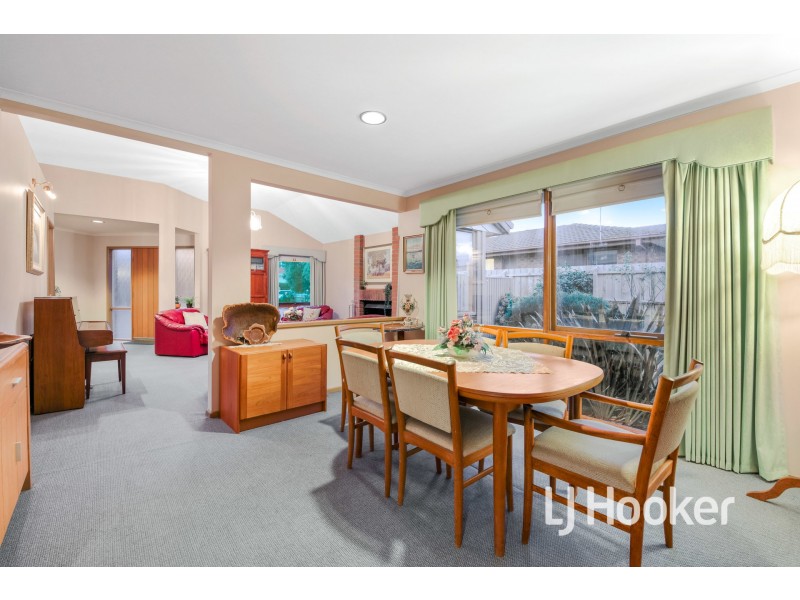 15 Justin Circuit, Hampton Park VIC 3976