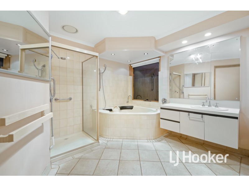 15 Justin Circuit, Hampton Park VIC 3976