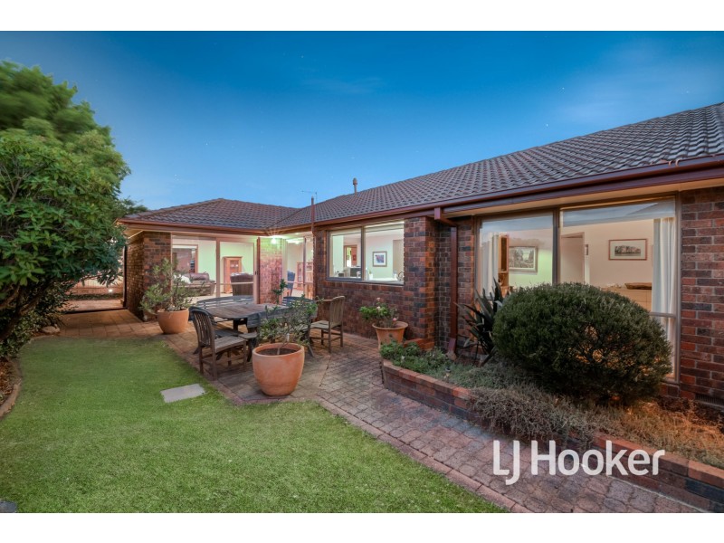 15 Justin Circuit, Hampton Park VIC 3976