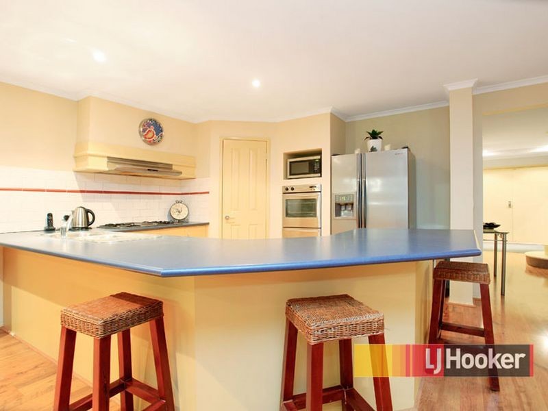 21 Toulouse Terrace, Narre Warren South VIC 3805