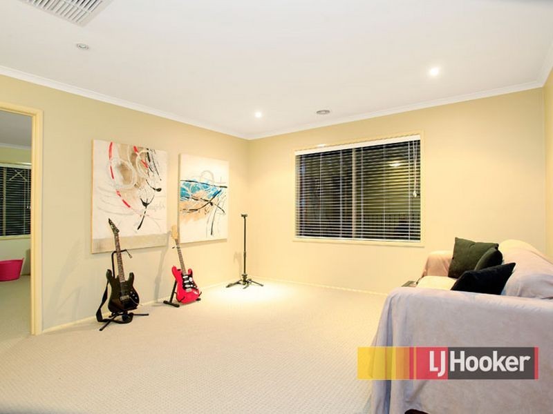 21 Toulouse Terrace, Narre Warren South VIC 3805