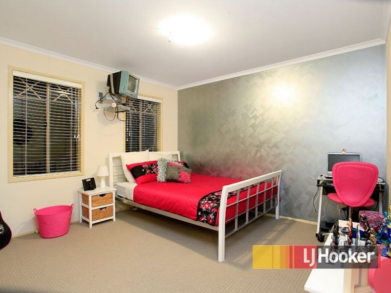 21 Toulouse Terrace, Narre Warren South VIC 3805