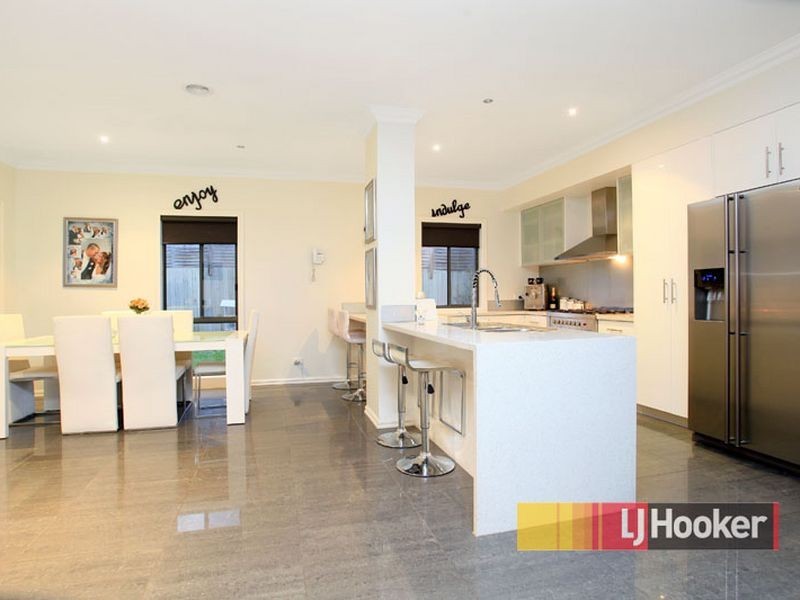 8/1 Lower Mews, Lynbrook VIC 3975