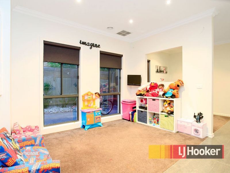 8/1 Lower Mews, Lynbrook VIC 3975