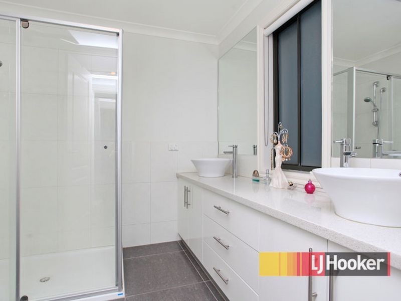 8/1 Lower Mews, Lynbrook VIC 3975