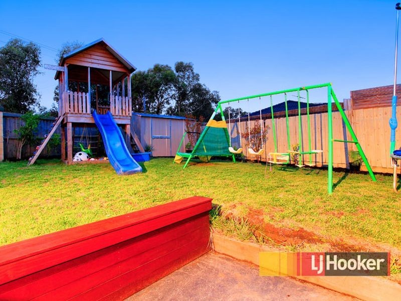 8/1 Lower Mews, Lynbrook VIC 3975