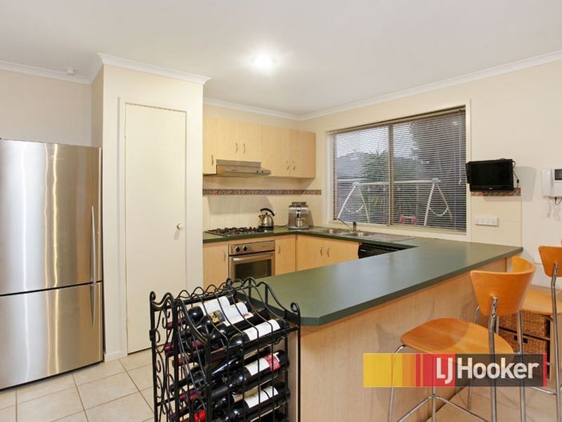 27 Bateman Grove, Hampton Park VIC 3976