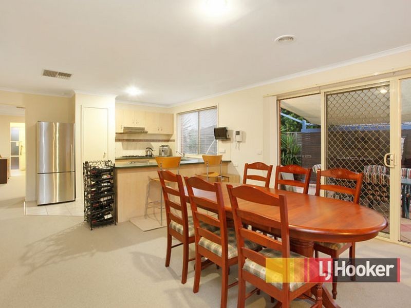 27 Bateman Grove, Hampton Park VIC 3976