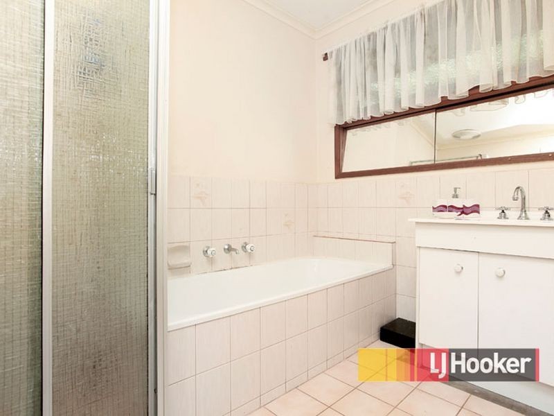 57 Warana Drive, Hampton Park VIC 3976