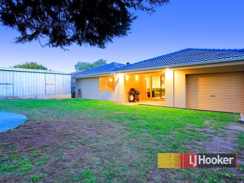 23 Meredith Crecent, Hampton Park VIC 3976