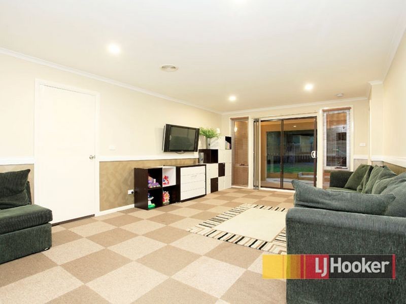 23 Meredith Crecent, Hampton Park VIC 3976
