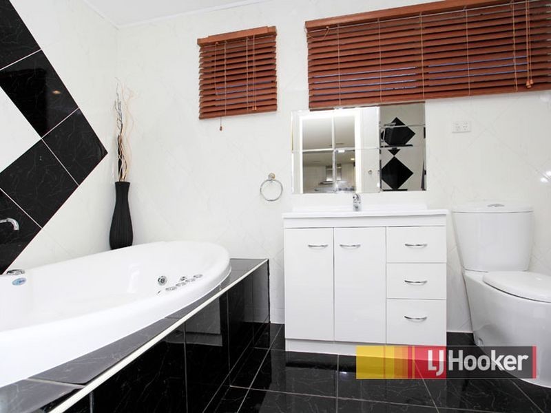 23 Meredith Crecent, Hampton Park VIC 3976