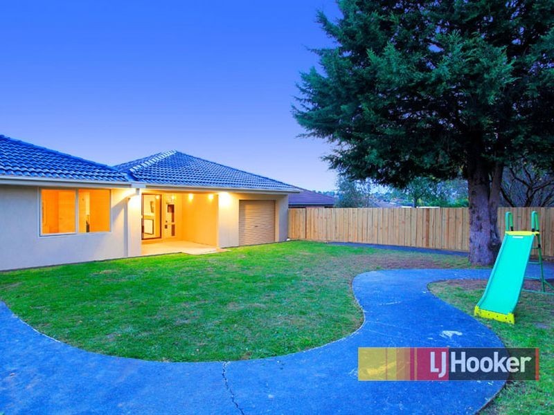 23 Meredith Crecent, Hampton Park VIC 3976