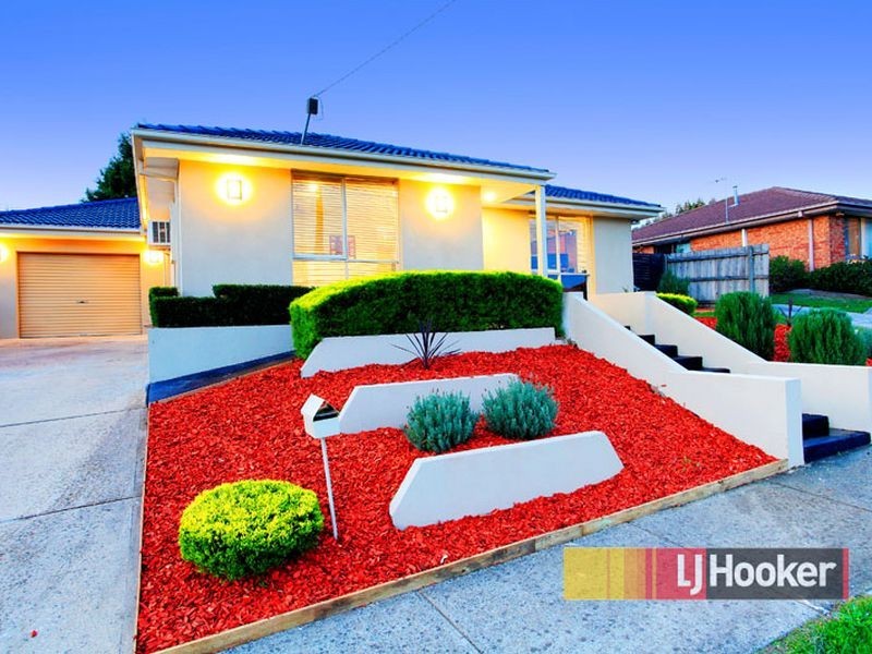 23 Meredith Crecent, Hampton Park VIC 3976