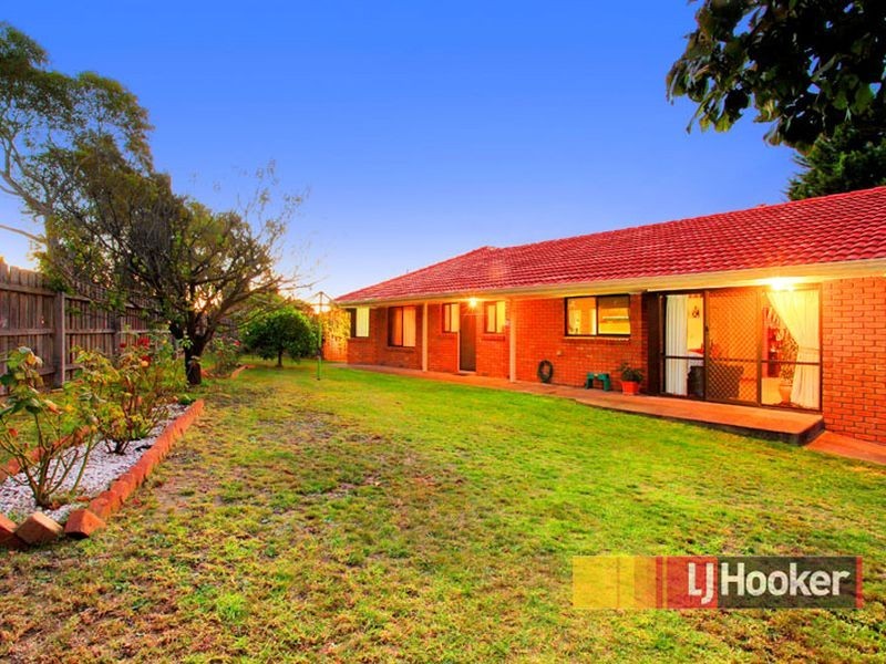 16 Munro Close, Hampton Park VIC 3976