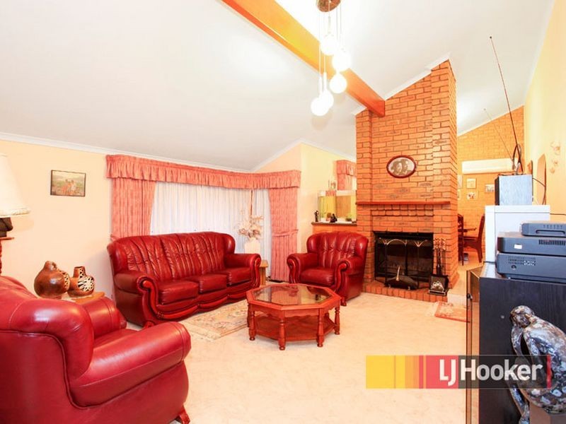 16 Munro Close, Hampton Park VIC 3976