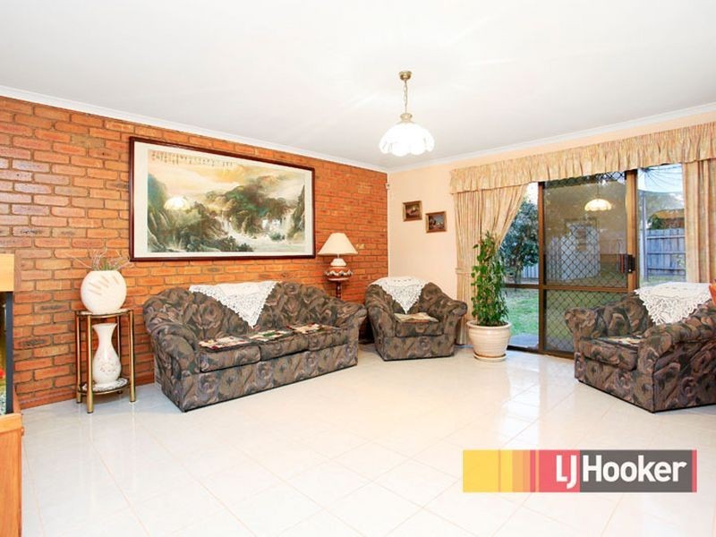 16 Munro Close, Hampton Park VIC 3976
