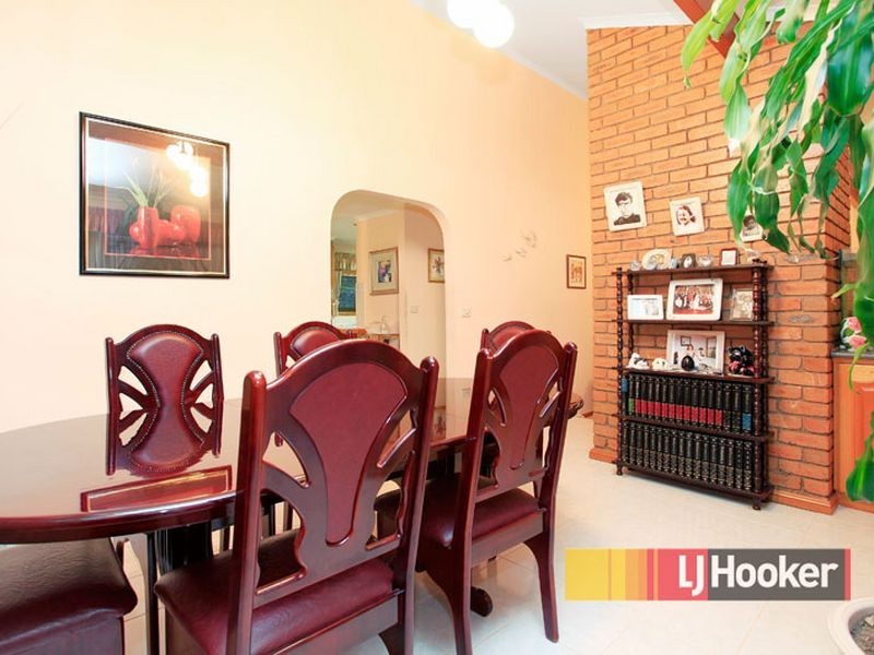 16 Munro Close, Hampton Park VIC 3976