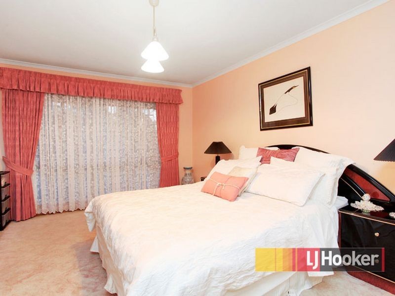 16 Munro Close, Hampton Park VIC 3976