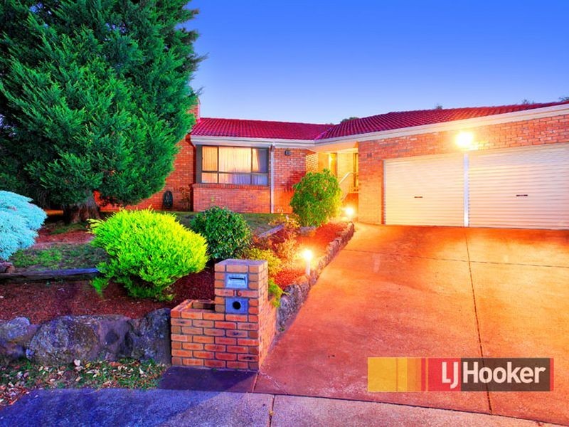 16 Munro Close, Hampton Park VIC 3976