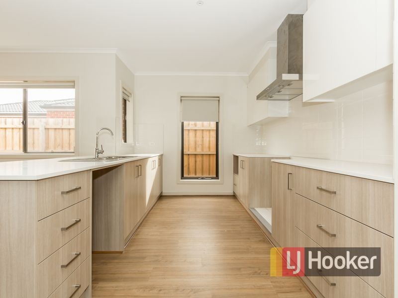 . Corvette Avenue, Cranbourne East VIC 3977