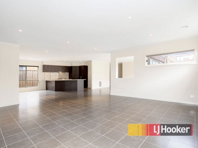 15 Mermaid Grove, Lyndhurst VIC 3975