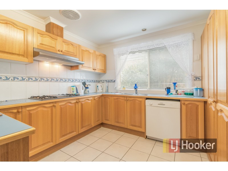 27 Palm Way, Narre Warren South VIC 3805