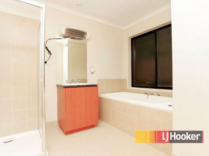 78 Majestic Boulevard, Cranbourne VIC 3977