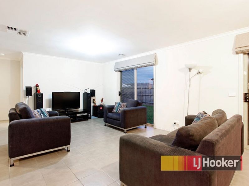 26 Walnut Way, Pakenham VIC 3810