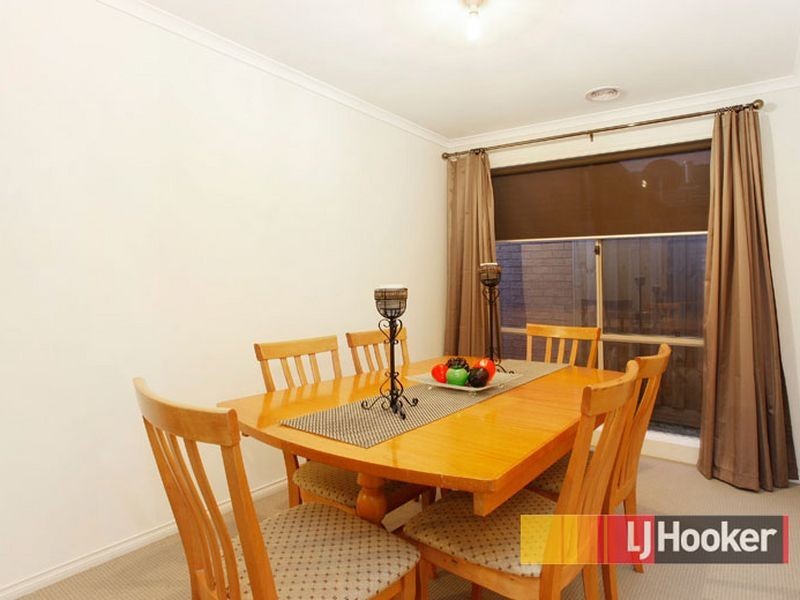 26 Walnut Way, Pakenham VIC 3810