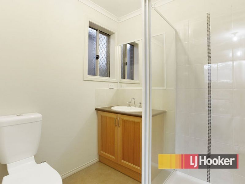 26 Walnut Way, Pakenham VIC 3810