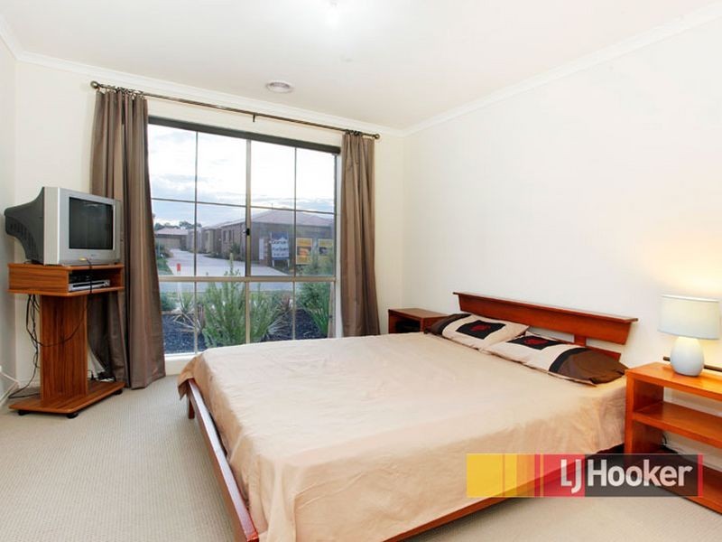 26 Walnut Way, Pakenham VIC 3810