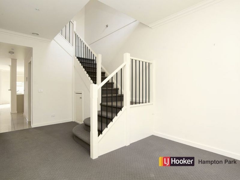 24 Tilbavale Close, Hallam VIC 3803