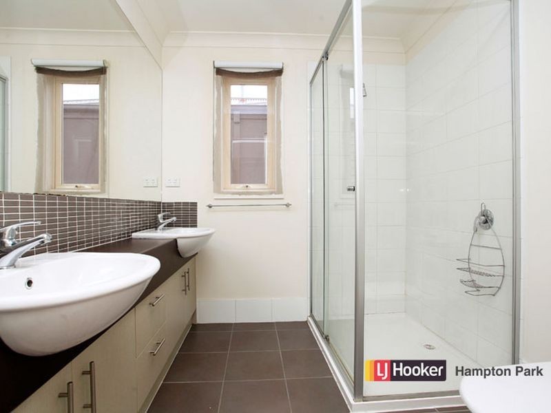 24 Tilbavale Close, Hallam VIC 3803