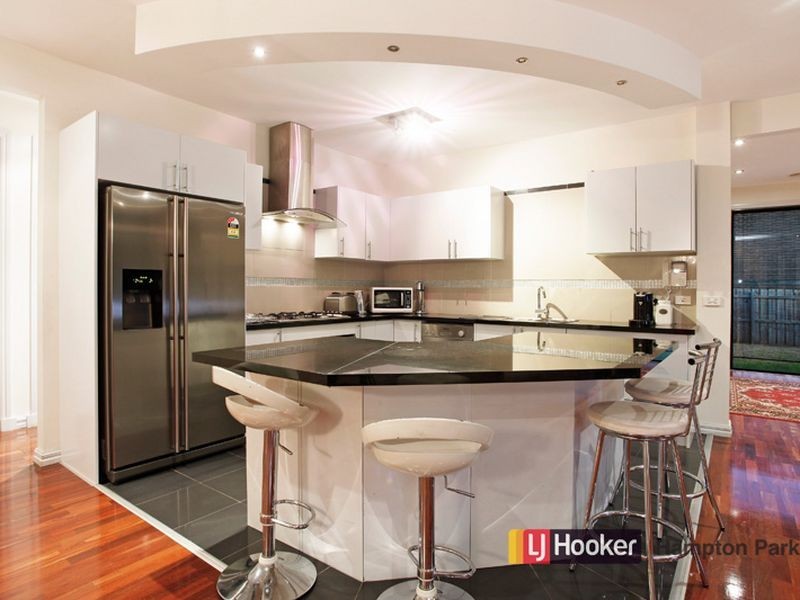 40 Glenbrook Crescent, Lynbrook VIC 3975