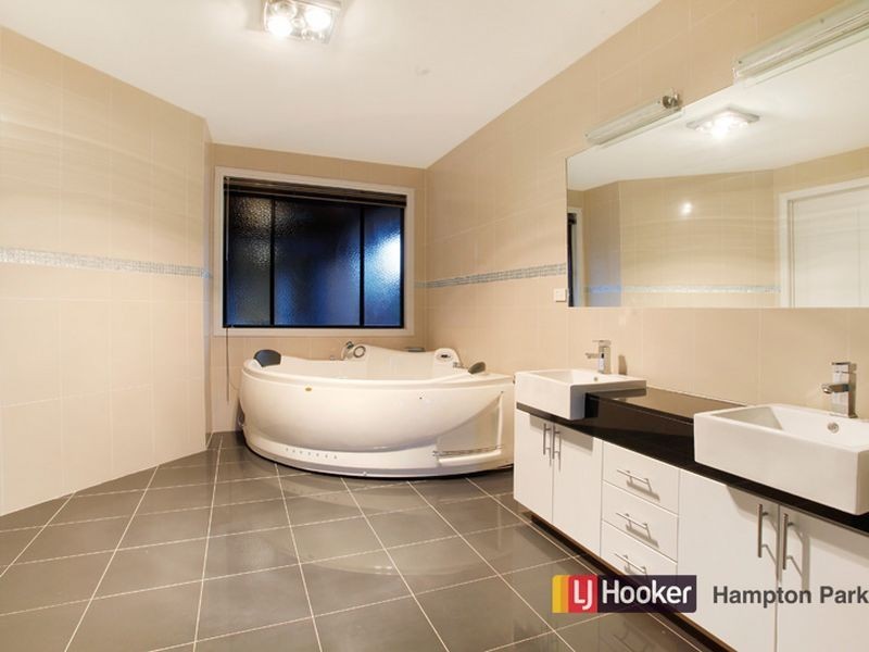 40 Glenbrook Crescent, Lynbrook VIC 3975