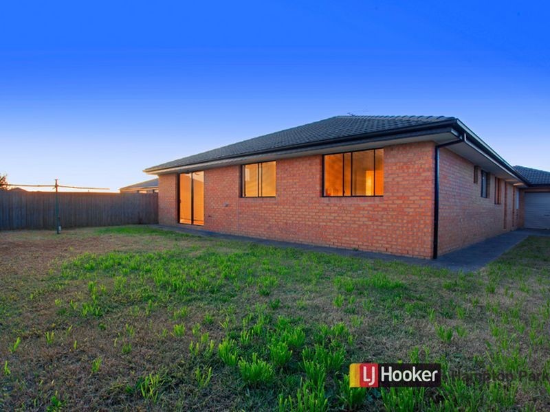 40 Glenbrook Crescent, Lynbrook VIC 3975