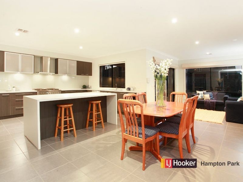 6 Viewgrand Drive, Berwick VIC 3806