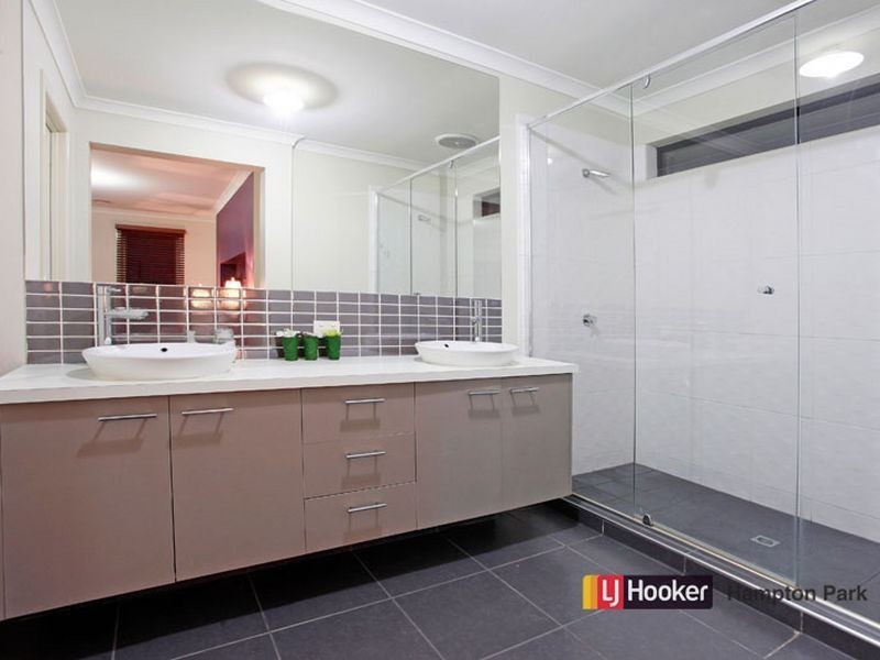 6 Viewgrand Drive, Berwick VIC 3806