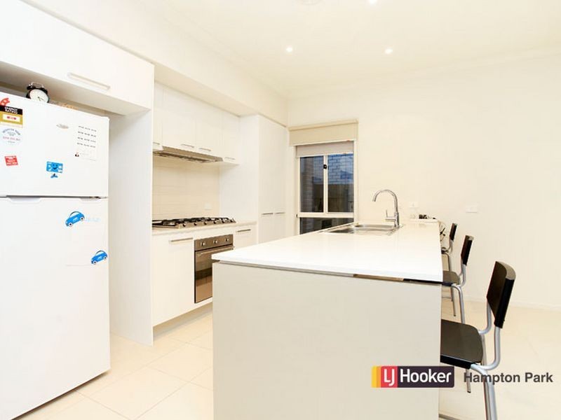 28 Barrier Reef Circuit, Endeavour Hills VIC 3802