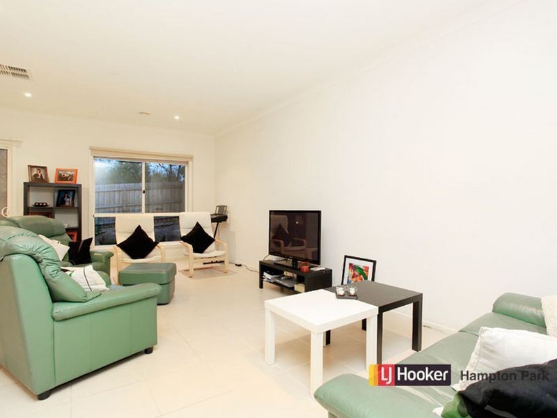28 Barrier Reef Circuit, Endeavour Hills VIC 3802