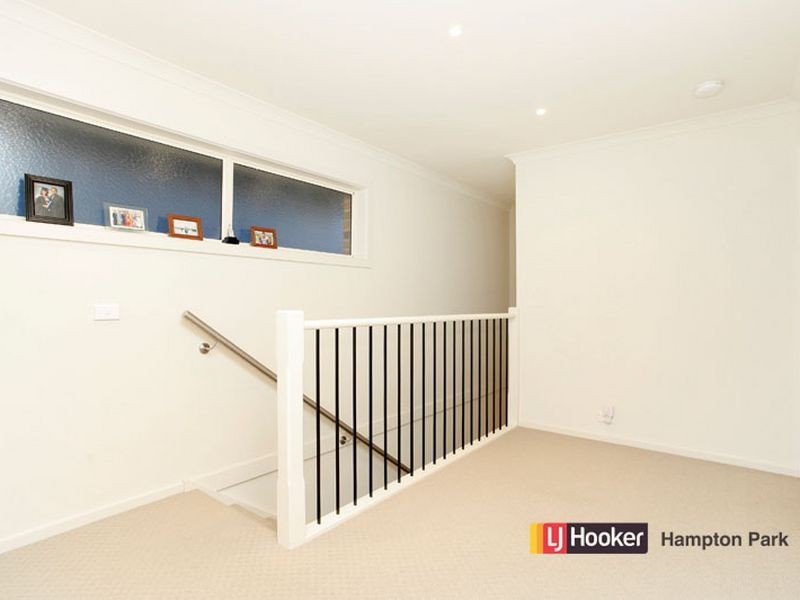 28 Barrier Reef Circuit, Endeavour Hills VIC 3802