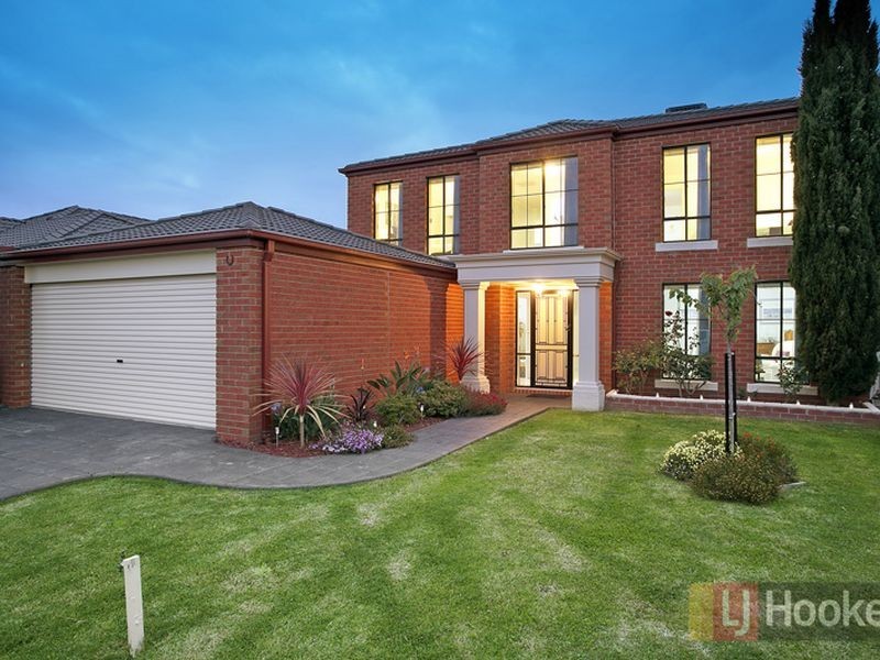 16 Fenton Place, Narre Warren South VIC 3805