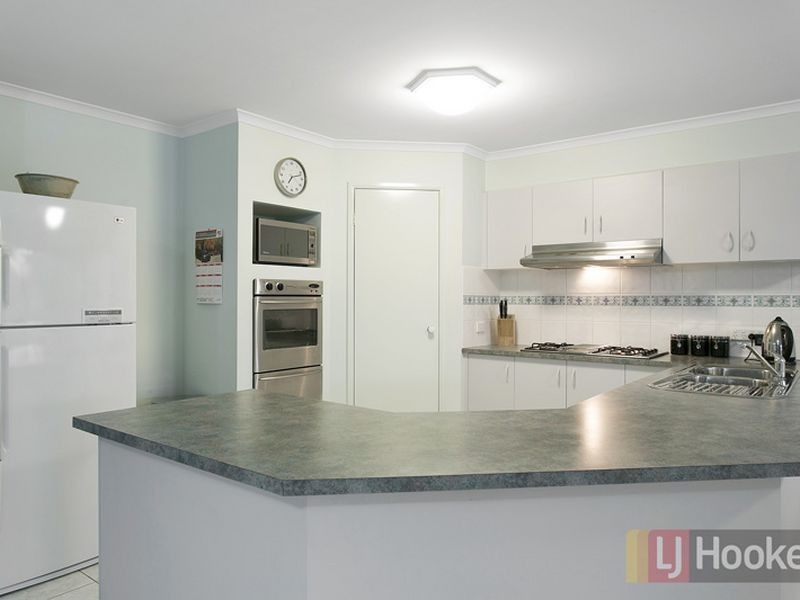16 Fenton Place, Narre Warren South VIC 3805