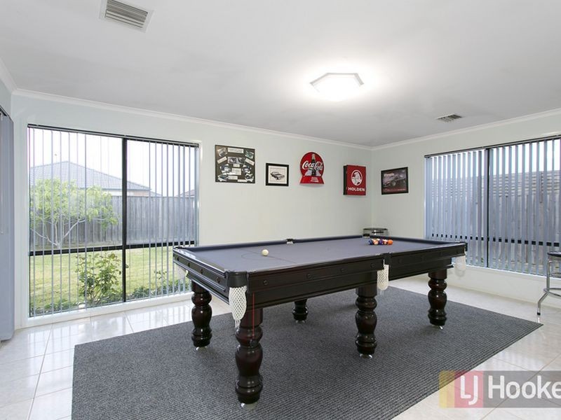 16 Fenton Place, Narre Warren South VIC 3805